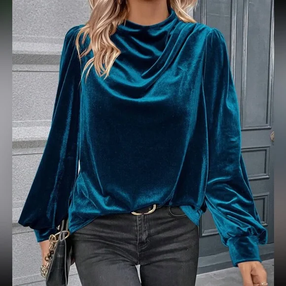 Luxe navy blue draped velvet top - Picture 15 of 16